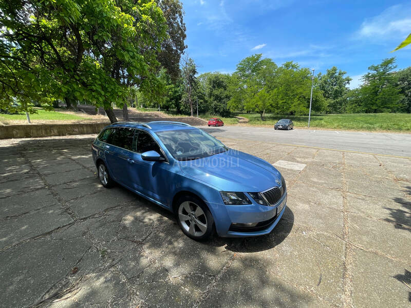 Škoda Octavia SAMO A U T O P U T