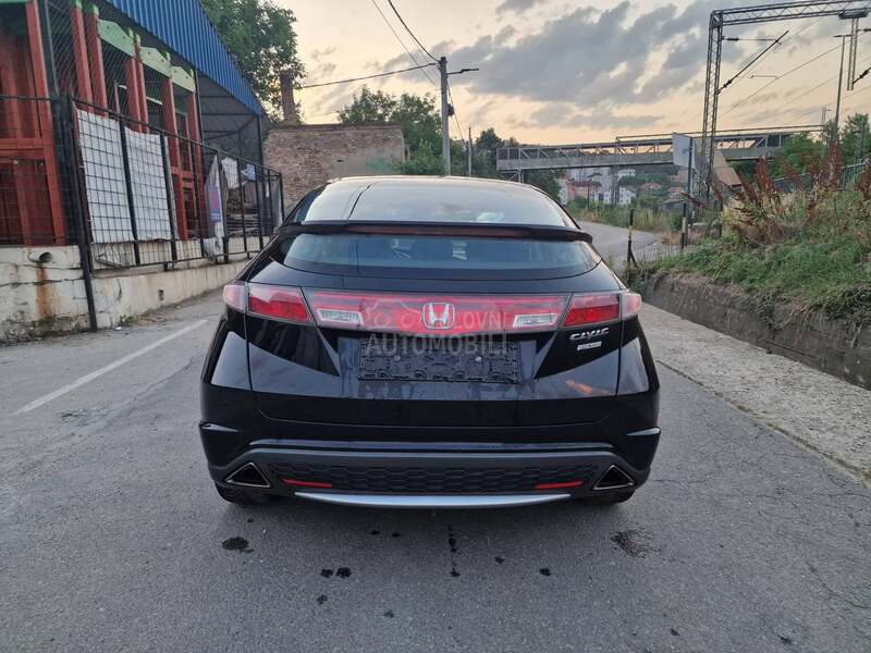 Honda Civic 1.8 SPORT