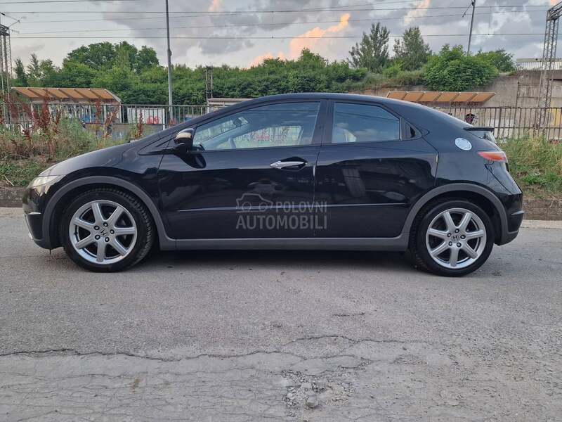Honda Civic 1.8 SPORT