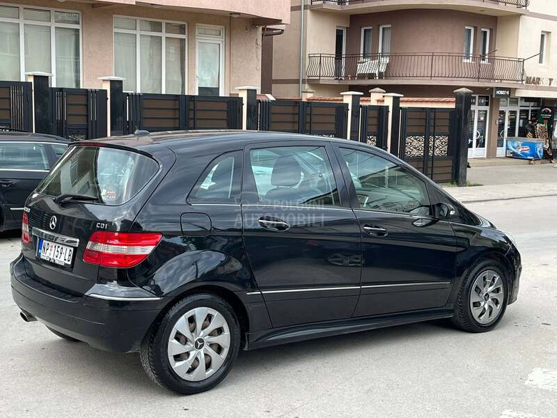 Mercedes Benz B 200 