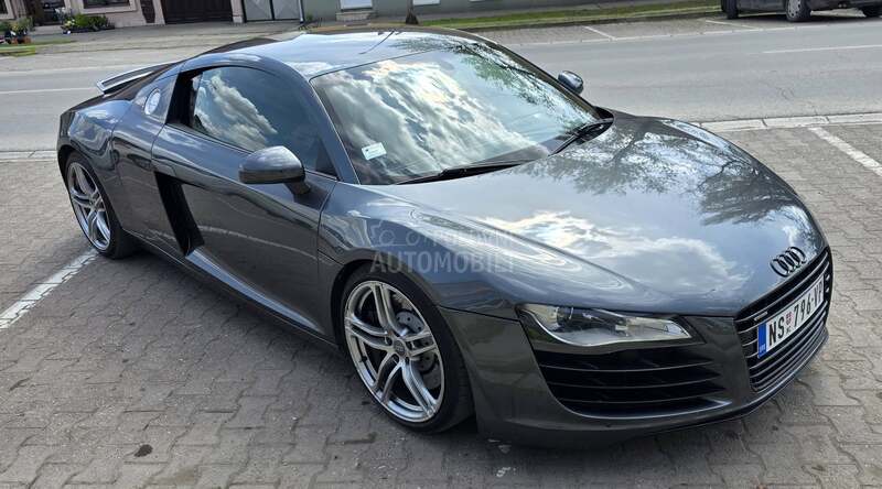 Audi R8 karbon