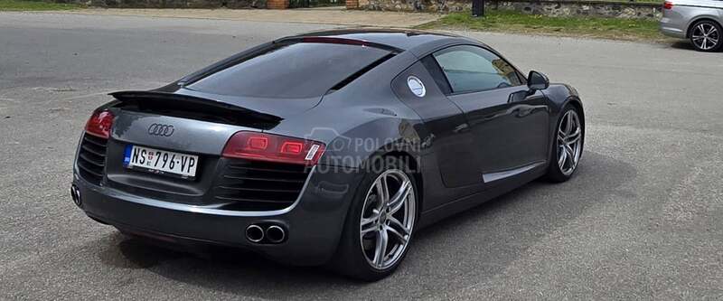 Audi R8 karbon