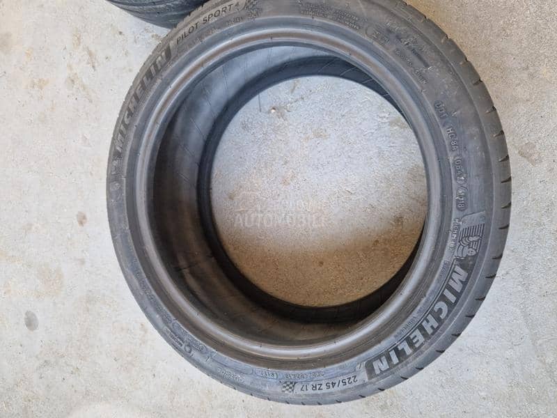 Michelin 225/45 R17 Letnja