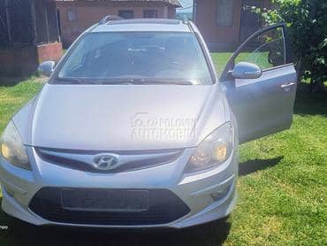 Hyundai i30 1.6 crdi 2010. god. -  kompletan auto u delovima