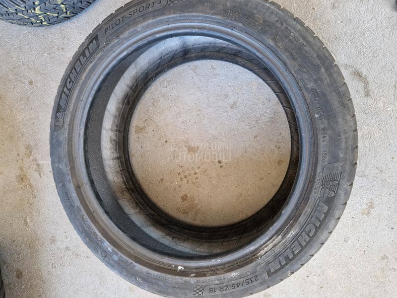 Michelin 235/45 R18 Letnja