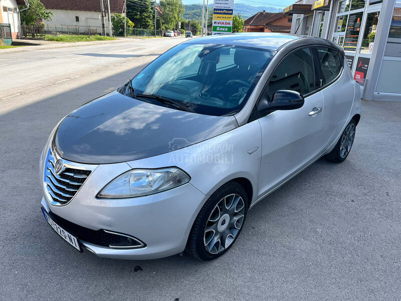 Lancia Ypsilon 0.9T