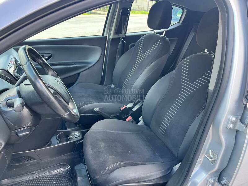 Lancia Ypsilon 0.9T