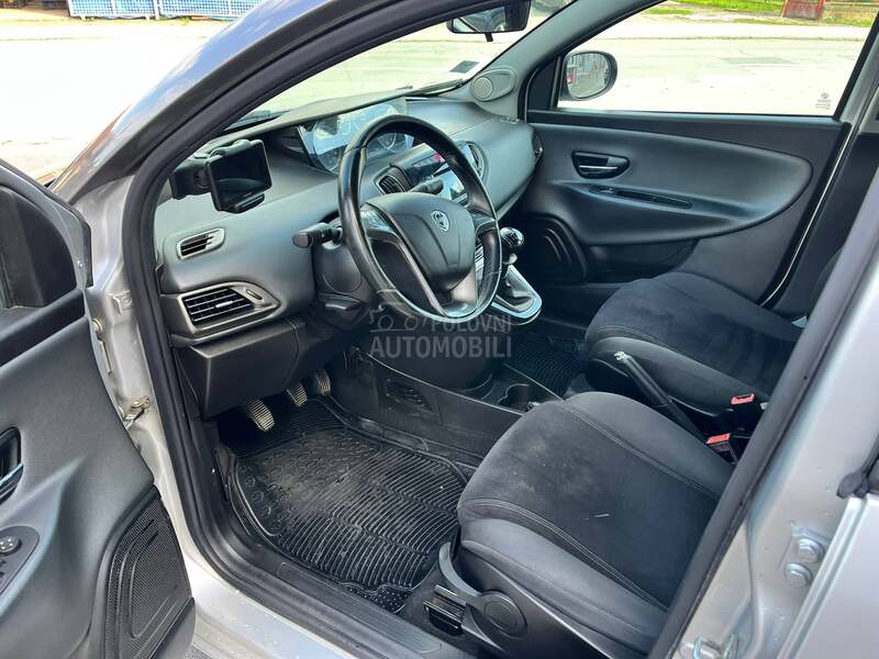Lancia Ypsilon 0.9T