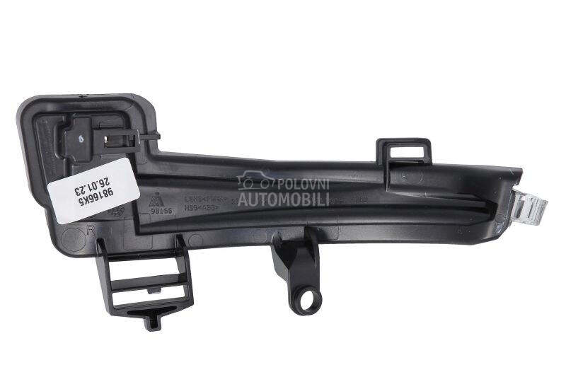 Migavac u retrovizoru