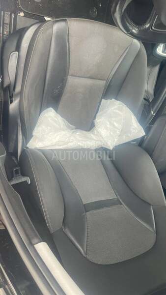Audi A1 1.6TDI NAV/XSENO/LED