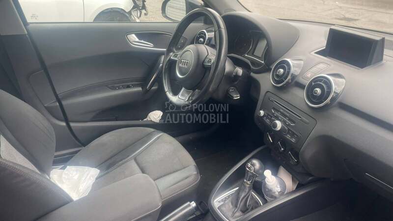Audi A1 1.6TDI NAV/XSENO/LED