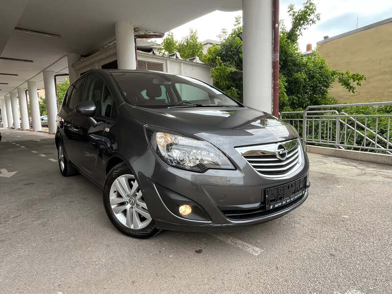 Opel Meriva 1.7 CDTI COSMO ŠWICA