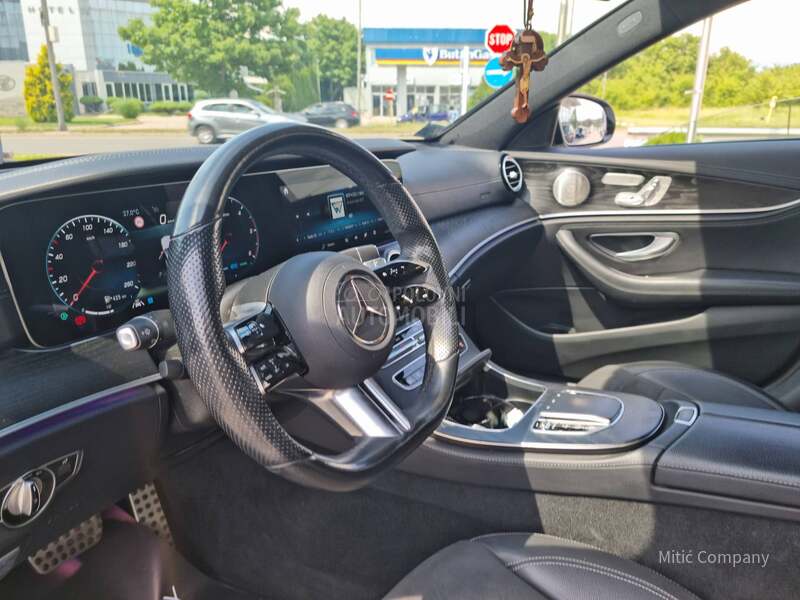 Mercedes Benz E 220 4MATIC