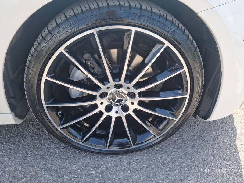 Mercedes Benz E 220 4MATIC