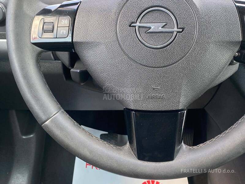 Opel Zafira KREDlTl,RATA 79e