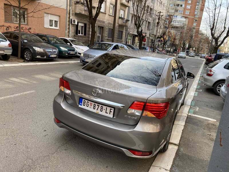 Toyota Avensis 