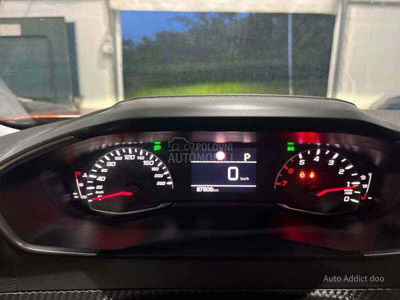 Peugeot 2008 1.2 ALLURE
