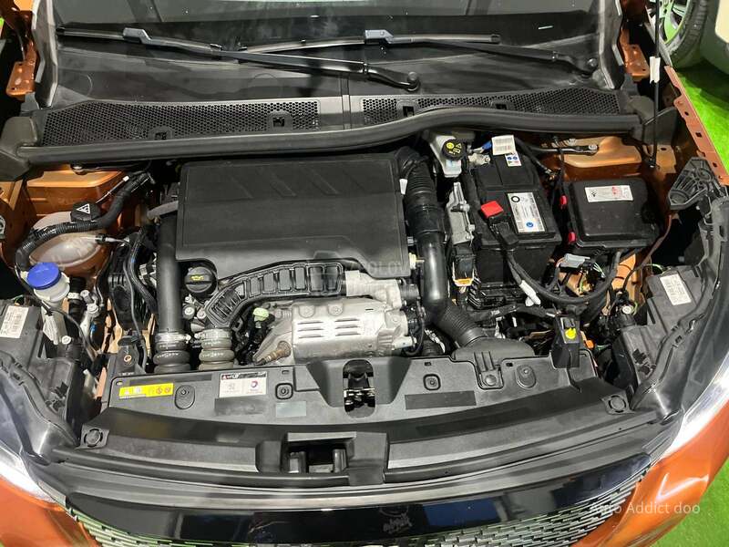 Peugeot 2008 1.2 ALLURE