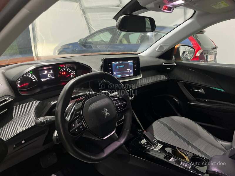 Peugeot 2008 1.2 ALLURE