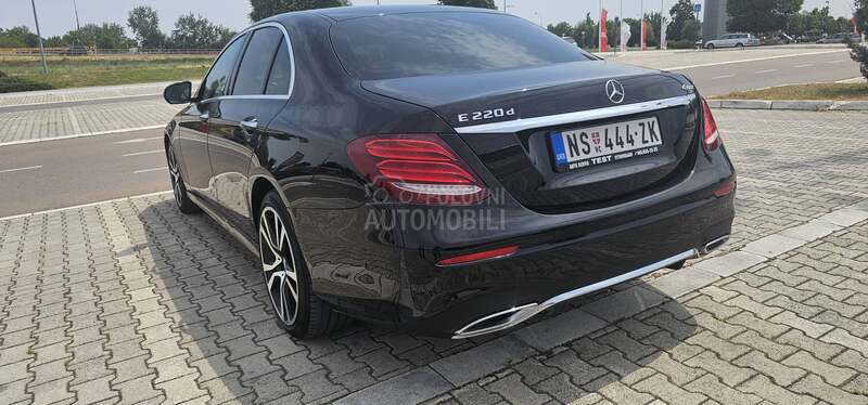 Mercedes Benz E 220 AMG