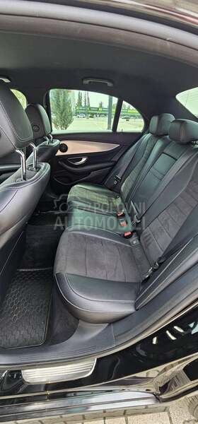 Mercedes Benz E 220 AMG