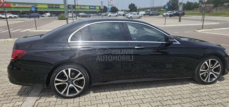 Mercedes Benz E 220 AMG