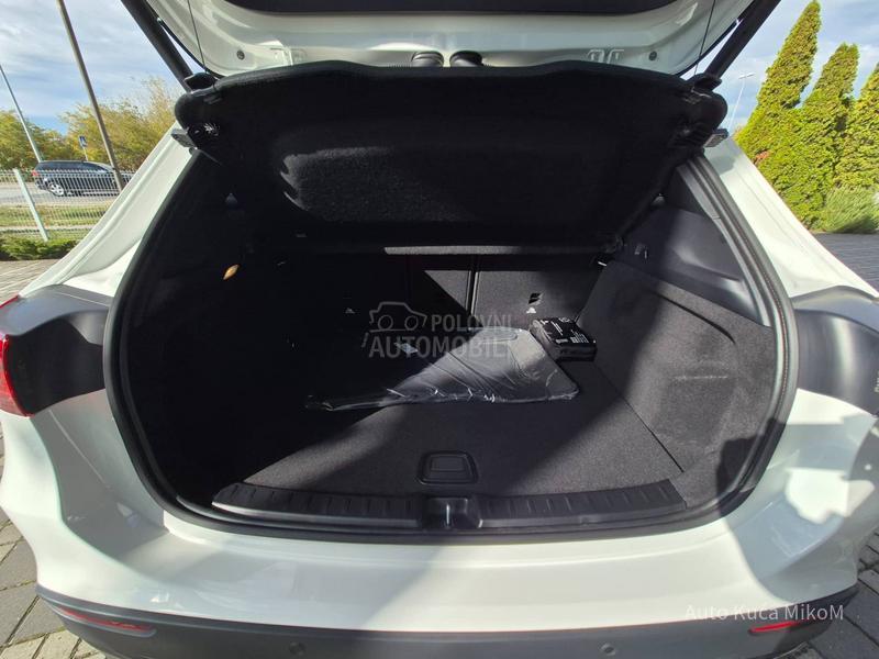 Mercedes Benz GLA 180 AMG line