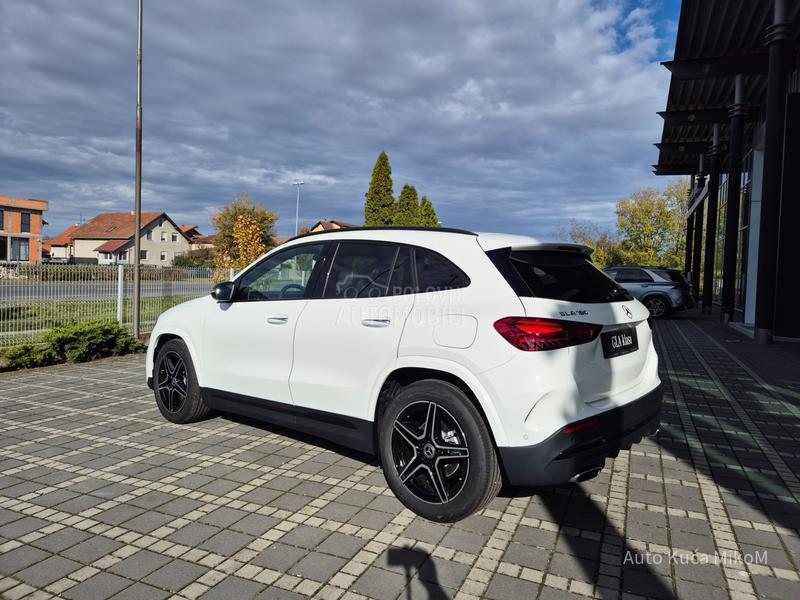 Mercedes Benz GLA 180 AMG line