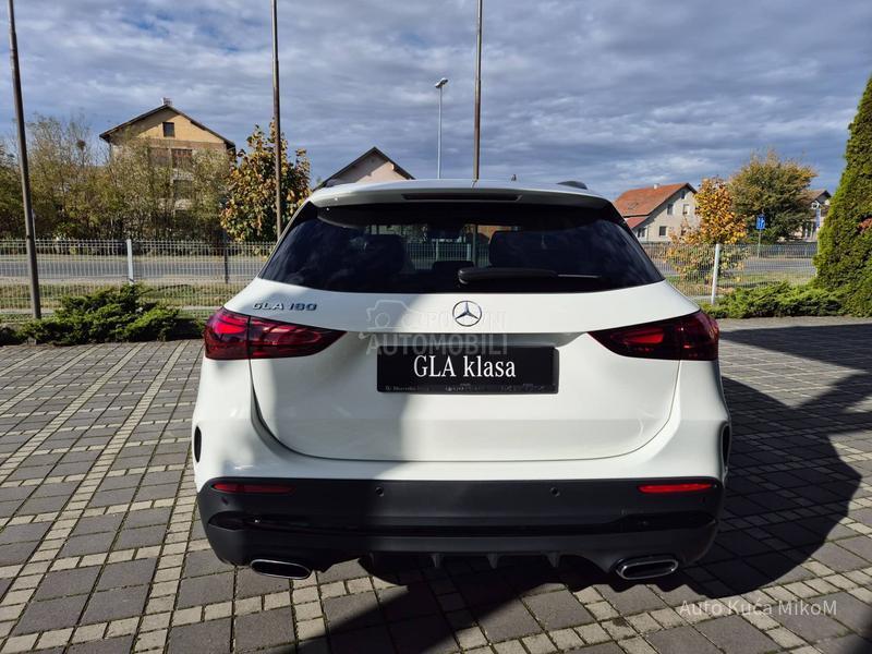 Mercedes Benz GLA 180 AMG line