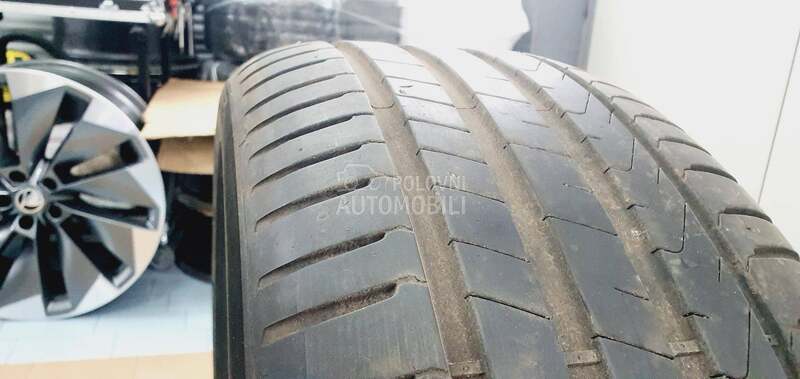 Pirelli 255/40 R21 Letnja