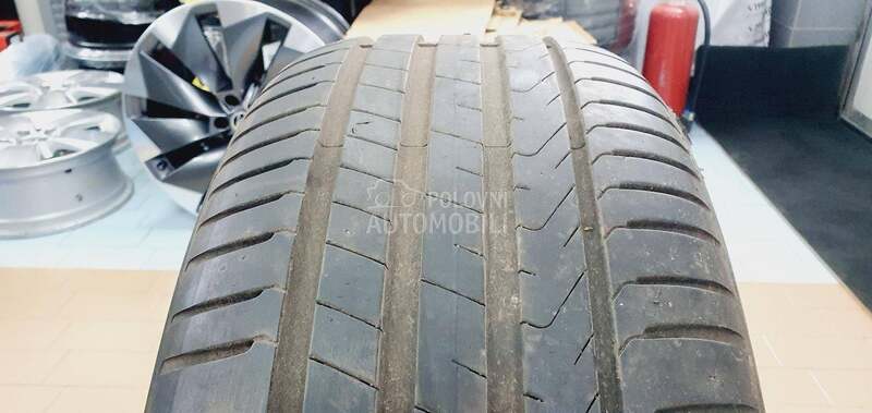 Pirelli 255/40 R21 Letnja
