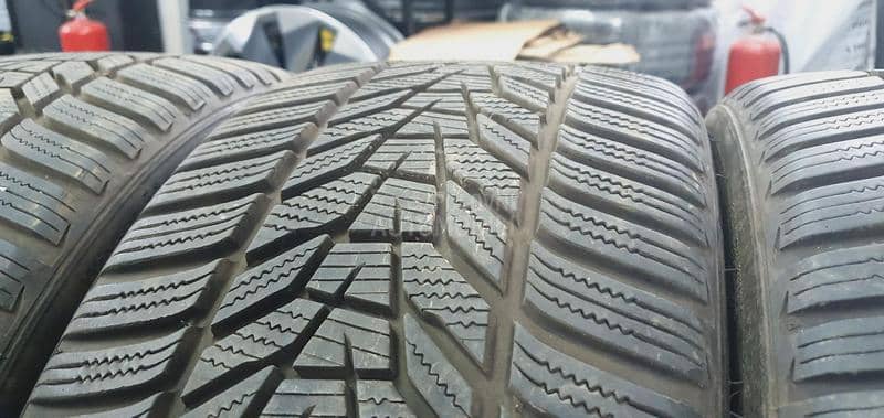 Hankook 225/35 R19 Zimska