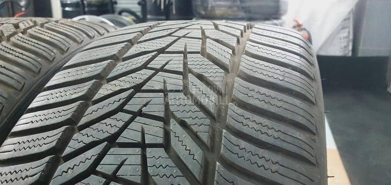 Hankook 225/35 R19 Zimska