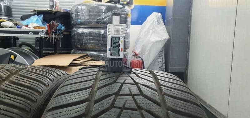 Hankook 225/35 R19 Zimska