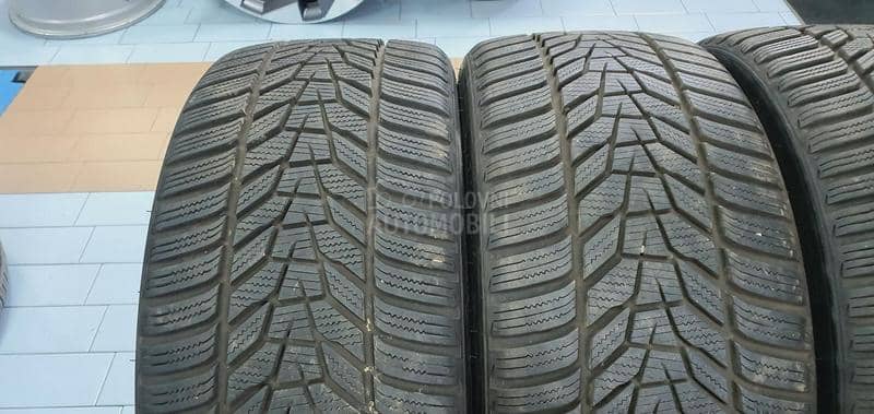 Hankook 225/35 R19 Zimska