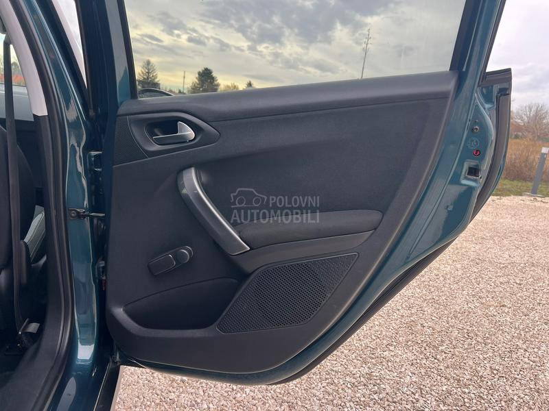 Peugeot 2008 1.6HDI/STYLE/NAV