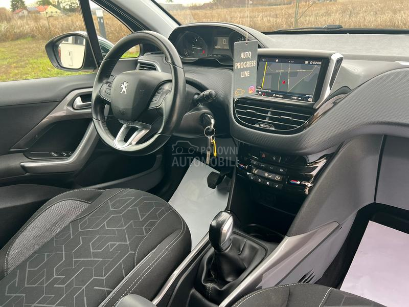 Peugeot 2008 1.6HDI/STYLE/NAV