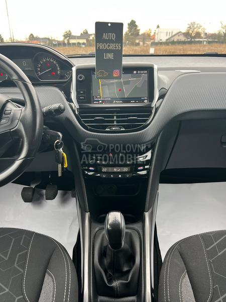 Peugeot 2008 1.6HDI/STYLE/NAV
