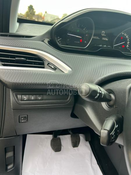 Peugeot 2008 1.6HDI/STYLE/NAV