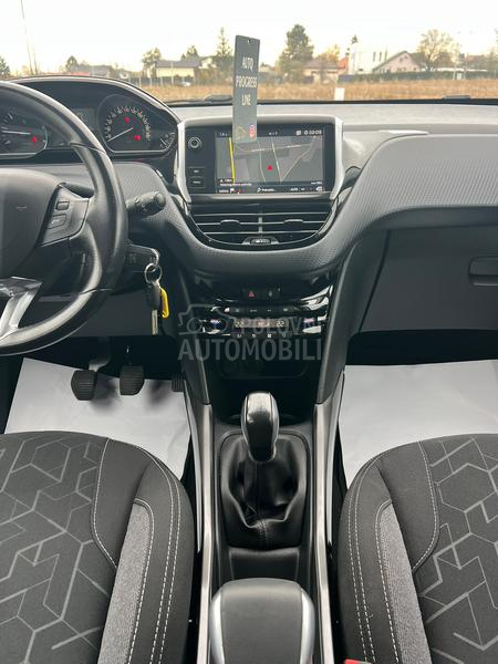 Peugeot 2008 1.6HDI/STYLE/NAV