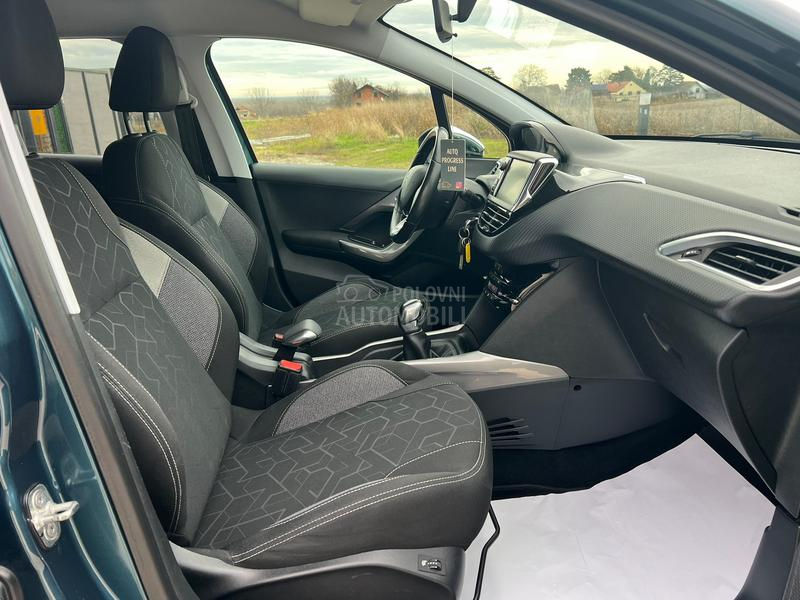 Peugeot 2008 1.6HDI/STYLE/NAV