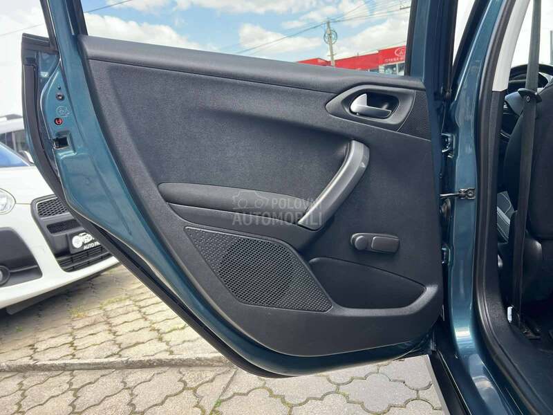 Peugeot 2008 1.6HDI/STYLE/NAV