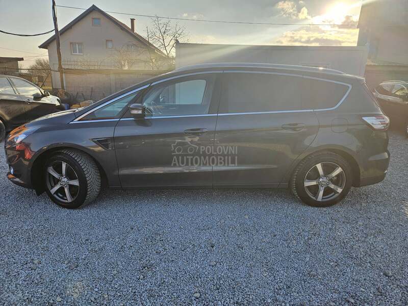 Ford S-Max 