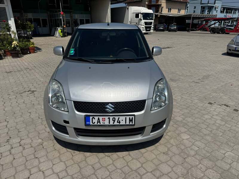 Suzuki Swift 