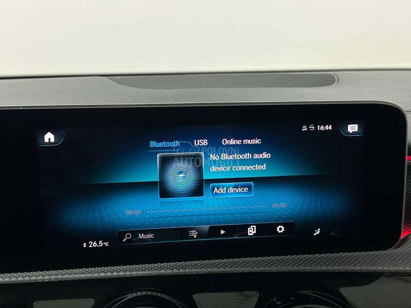 Mercedes Benz CLA 180 AMB AUT