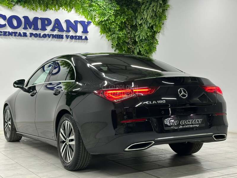 Mercedes Benz CLA 180 AMB AUT