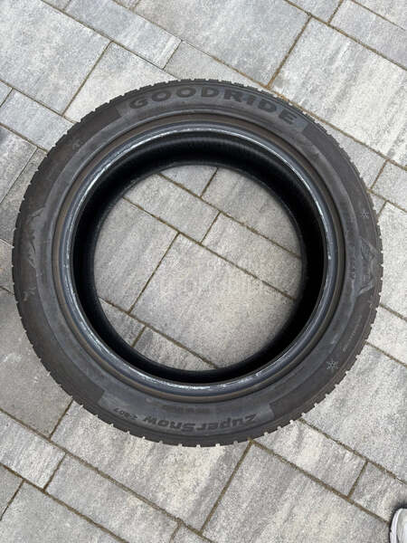 Goodride 235/50 R19 Zimska