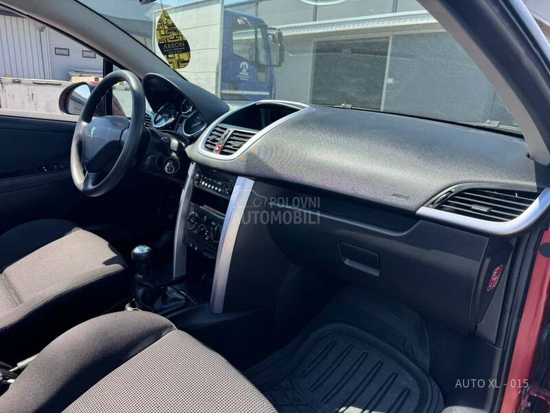 Peugeot 207 1.6 B // N.O.V