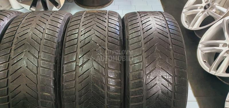 Vredestein 255/40 R19 Zimska