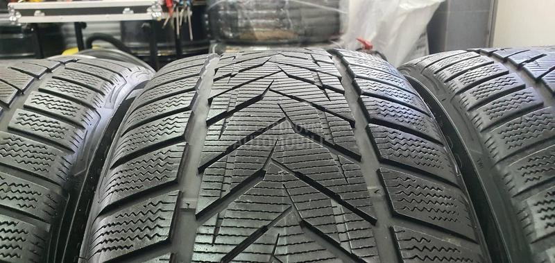 Vredestein 255/40 R19 Zimska